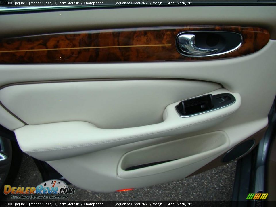 2006 Jaguar XJ Vanden Plas Quartz Metallic / Champagne Photo #19