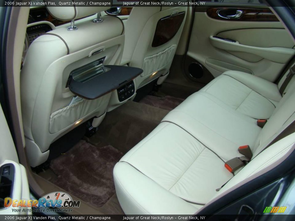 2006 Jaguar XJ Vanden Plas Quartz Metallic / Champagne Photo #20