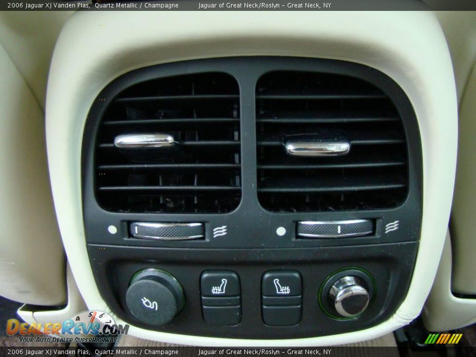 2006 Jaguar XJ Vanden Plas Quartz Metallic / Champagne Photo #22