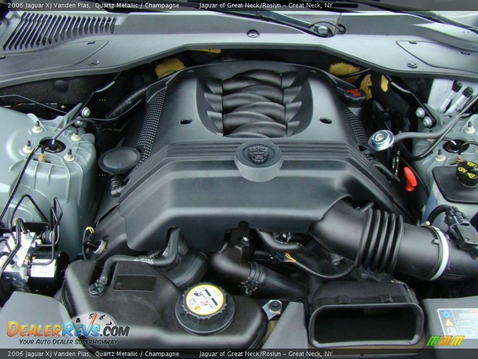 2006 Jaguar XJ Vanden Plas Quartz Metallic / Champagne Photo #24