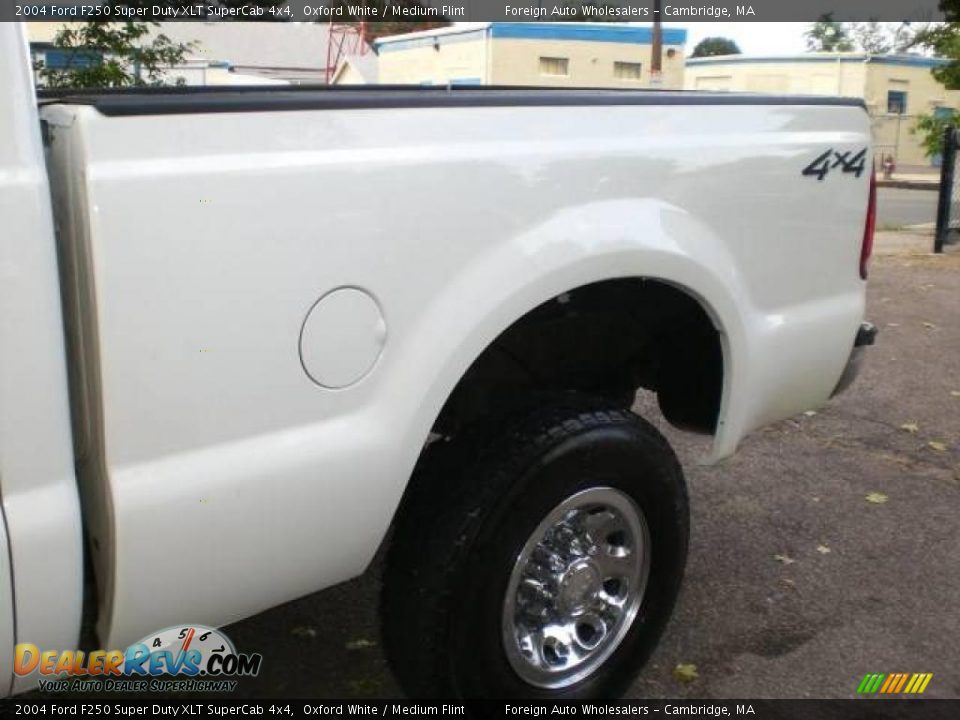 2004 Ford F250 Super Duty XLT SuperCab 4x4 Oxford White / Medium Flint Photo #25