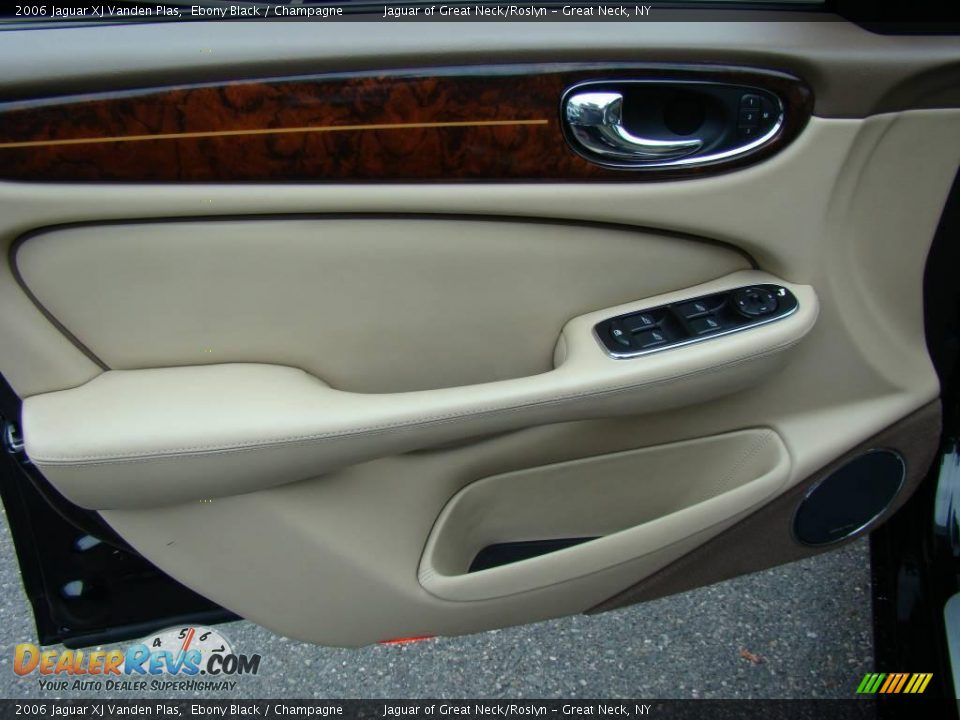 2006 Jaguar XJ Vanden Plas Ebony Black / Champagne Photo #8