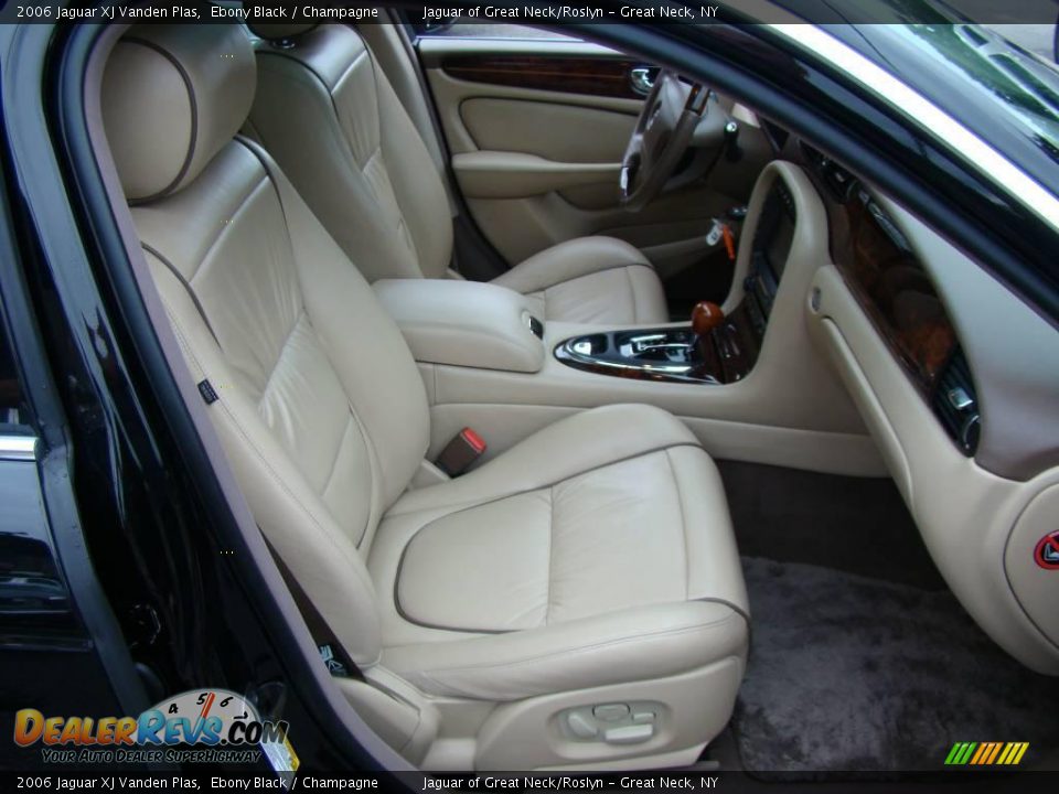 2006 Jaguar XJ Vanden Plas Ebony Black / Champagne Photo #15