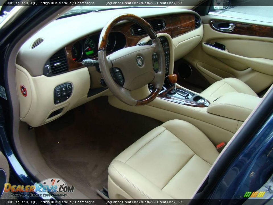 2006 Jaguar XJ XJ8 Indigo Blue Metallic / Champagne Photo #11