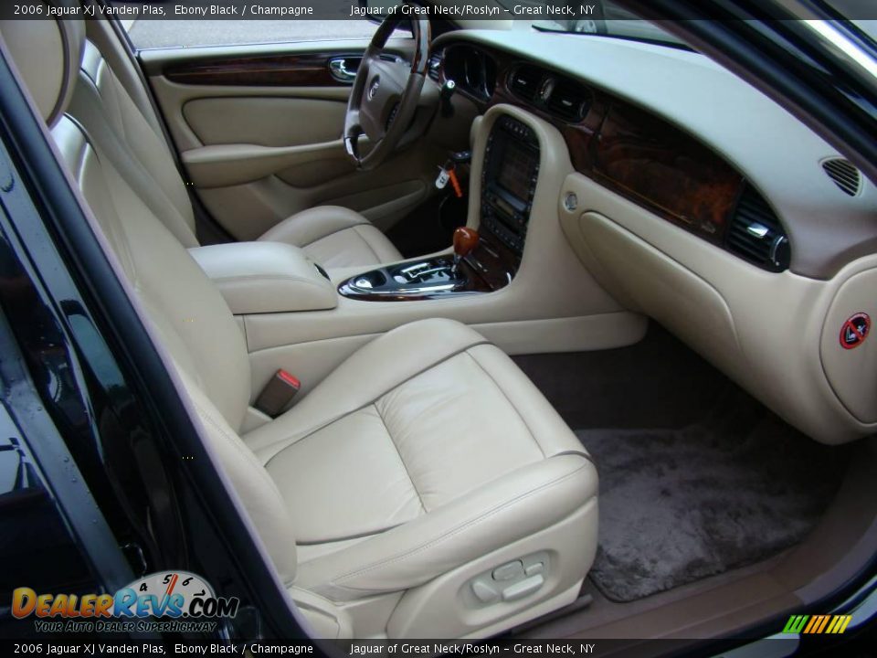 2006 Jaguar XJ Vanden Plas Ebony Black / Champagne Photo #16