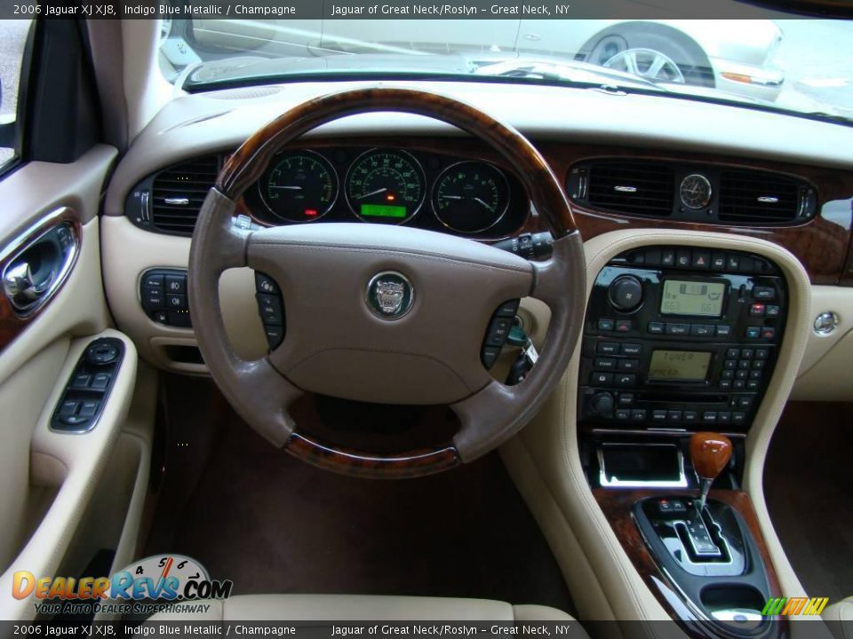 2006 Jaguar XJ XJ8 Indigo Blue Metallic / Champagne Photo #12