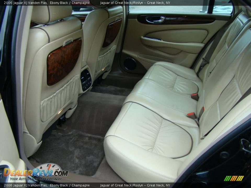 2006 Jaguar XJ Vanden Plas Ebony Black / Champagne Photo #17