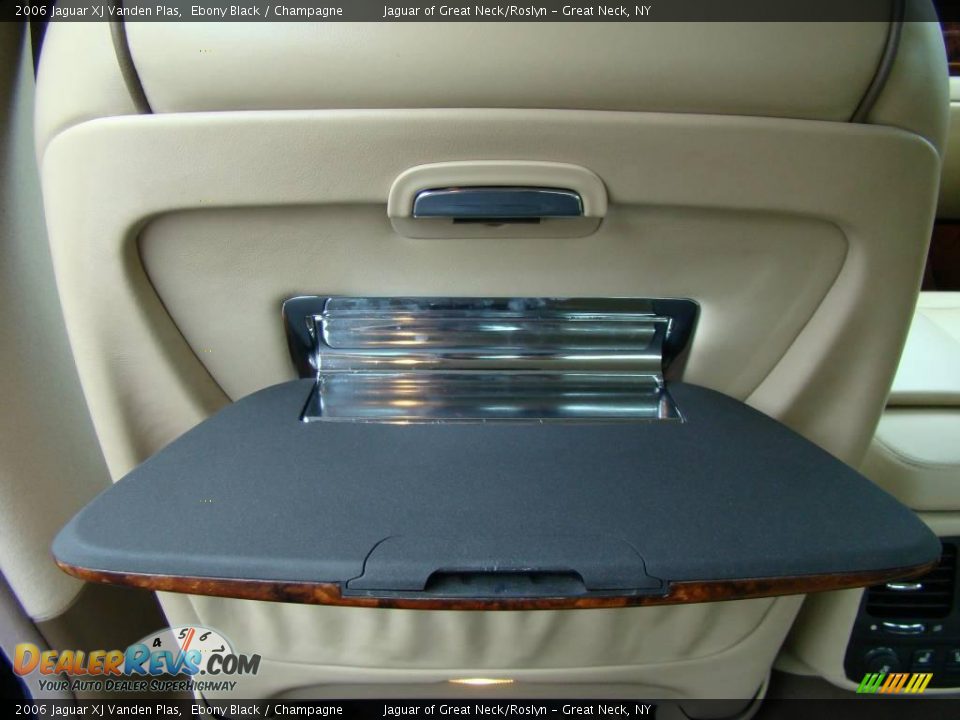 2006 Jaguar XJ Vanden Plas Ebony Black / Champagne Photo #18