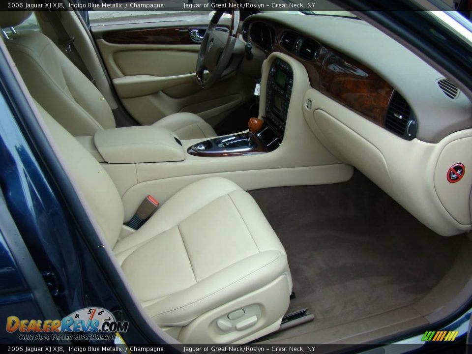 2006 Jaguar XJ XJ8 Indigo Blue Metallic / Champagne Photo #16