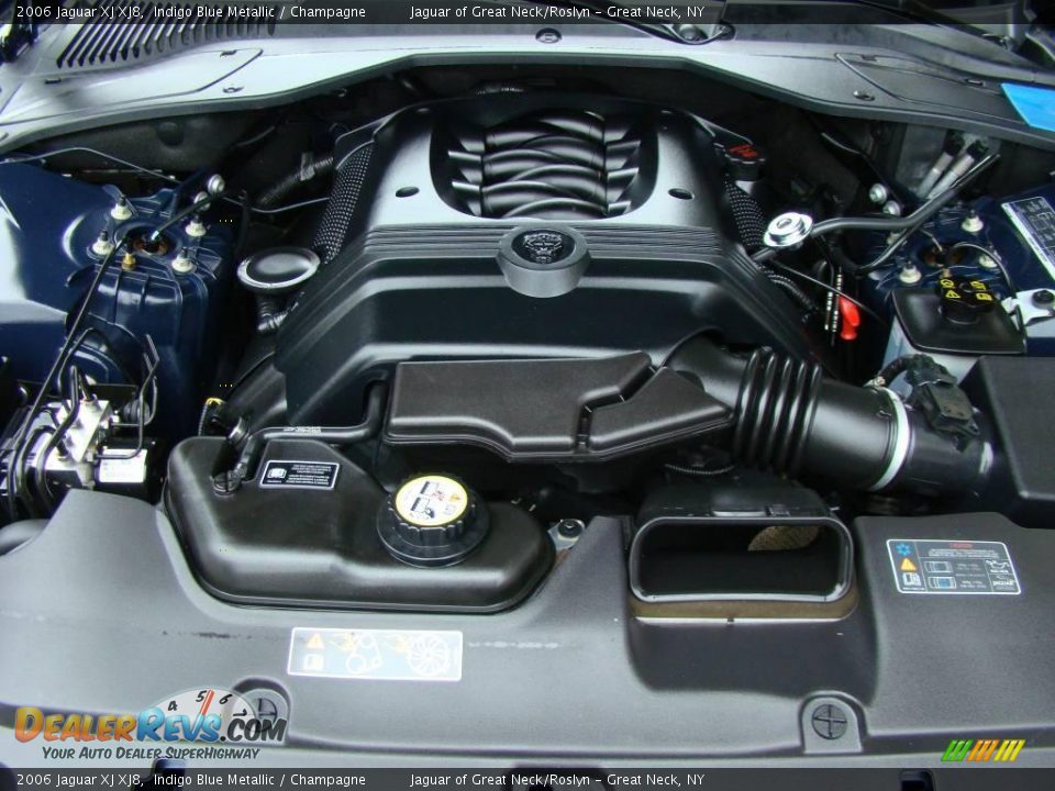 2006 Jaguar XJ XJ8 Indigo Blue Metallic / Champagne Photo #25