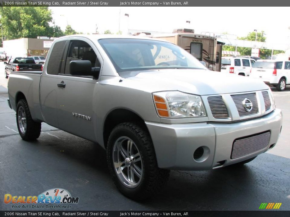 2006 Nissan Titan SE King Cab Radiant Silver / Steel Gray Photo #4