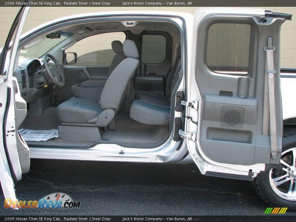 2006 Nissan Titan SE King Cab Radiant Silver / Steel Gray Photo #9