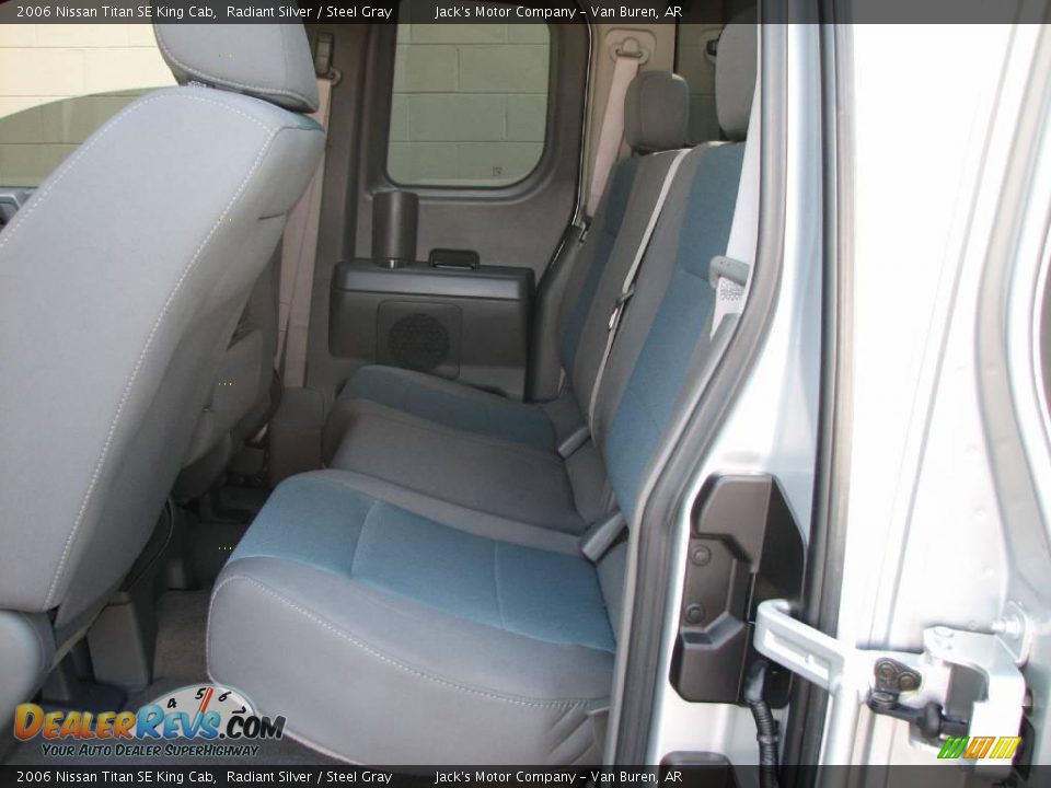 2006 Nissan Titan SE King Cab Radiant Silver / Steel Gray Photo #10