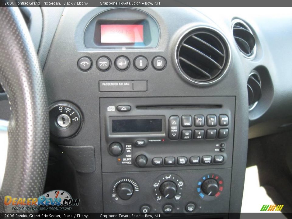 2006 Pontiac Grand Prix Sedan Black / Ebony Photo #8