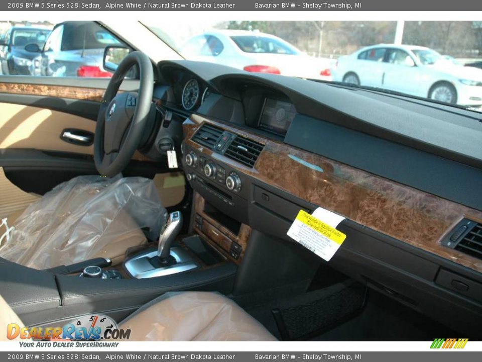2009 BMW 5 Series 528i Sedan Alpine White / Natural Brown Dakota Leather Photo #13