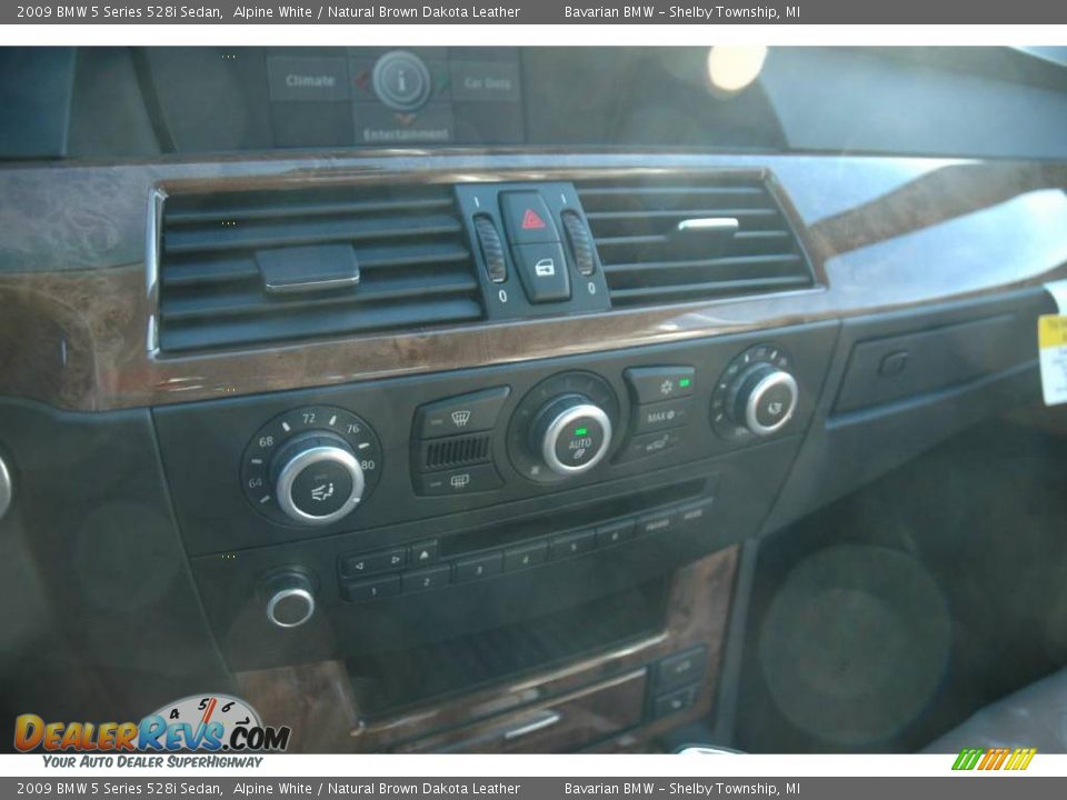 2009 BMW 5 Series 528i Sedan Alpine White / Natural Brown Dakota Leather Photo #15