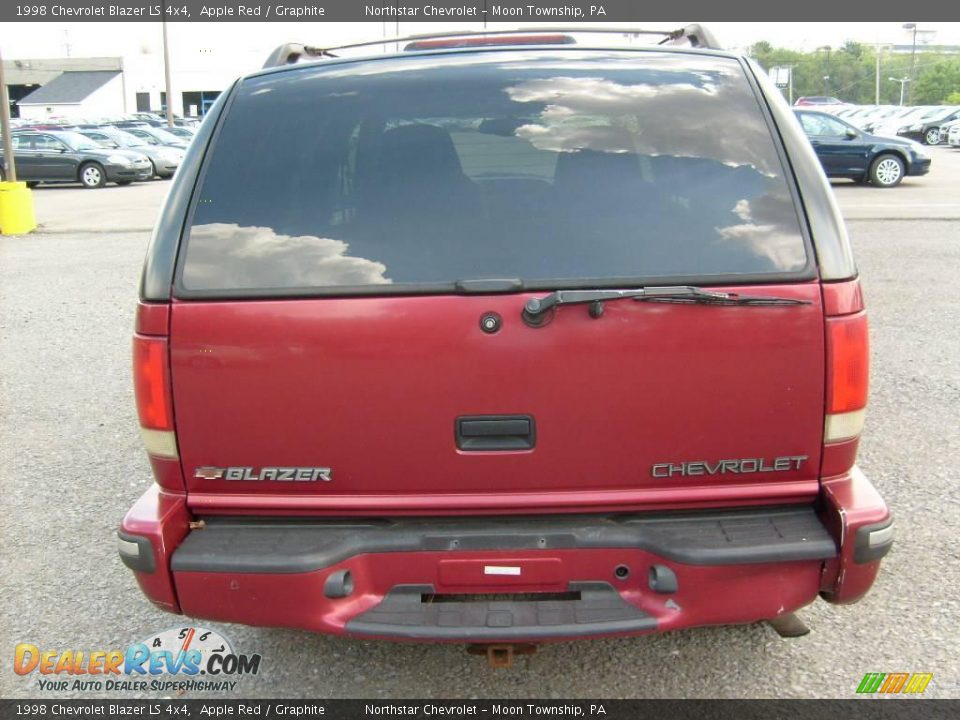 1998 Chevrolet Blazer LS 4x4 Apple Red / Graphite Photo #3
