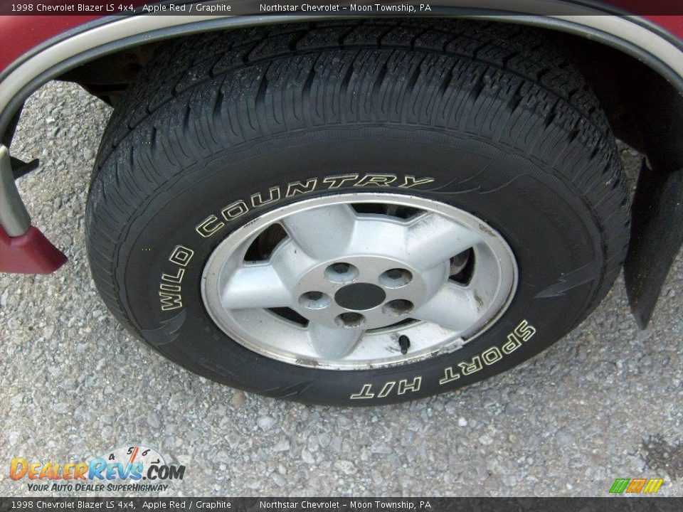 1998 Chevrolet Blazer LS 4x4 Apple Red / Graphite Photo #7
