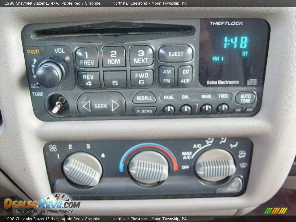 1998 Chevrolet Blazer LS 4x4 Apple Red / Graphite Photo #14