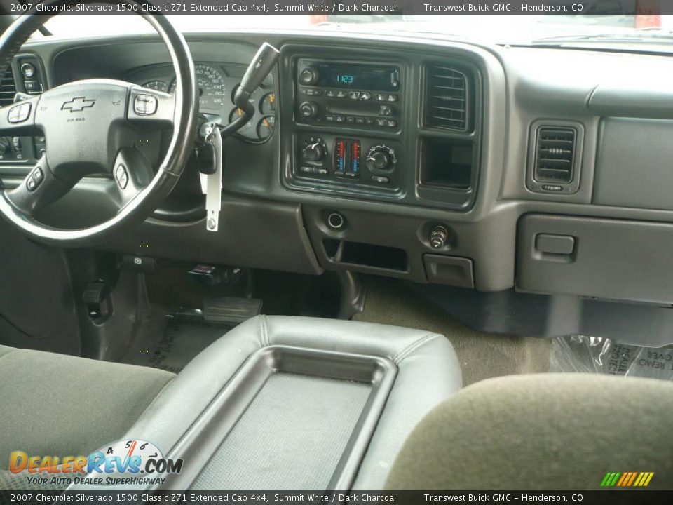 2007 Chevrolet Silverado 1500 Classic Z71 Extended Cab 4x4 Summit White / Dark Charcoal Photo #11
