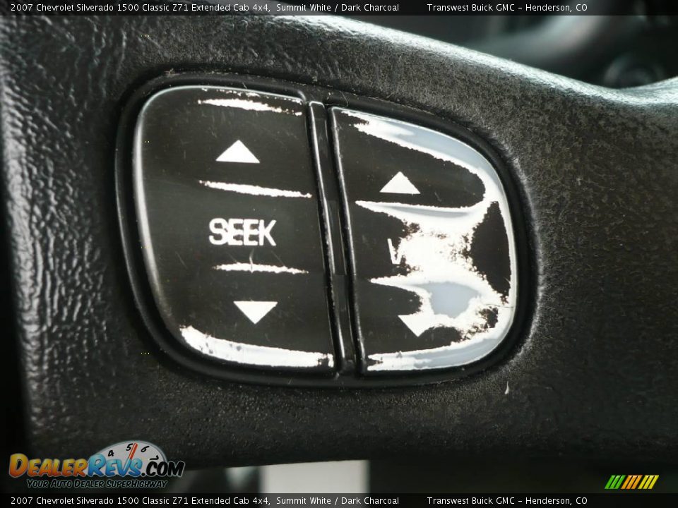 2007 Chevrolet Silverado 1500 Classic Z71 Extended Cab 4x4 Summit White / Dark Charcoal Photo #18