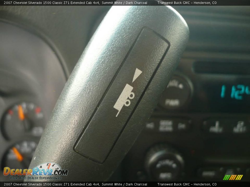 2007 Chevrolet Silverado 1500 Classic Z71 Extended Cab 4x4 Summit White / Dark Charcoal Photo #21