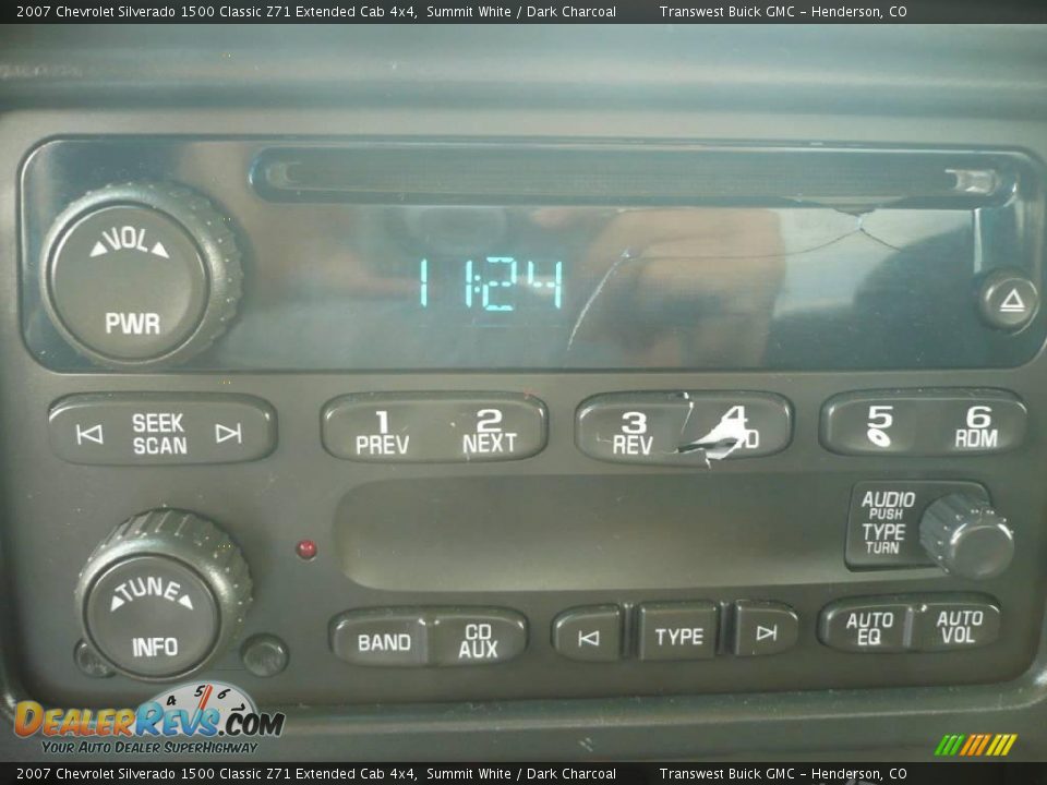 2007 Chevrolet Silverado 1500 Classic Z71 Extended Cab 4x4 Summit White / Dark Charcoal Photo #22