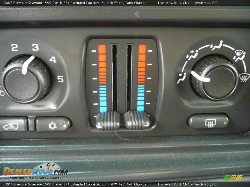 2007 Chevrolet Silverado 1500 Classic Z71 Extended Cab 4x4 Summit White / Dark Charcoal Photo #23