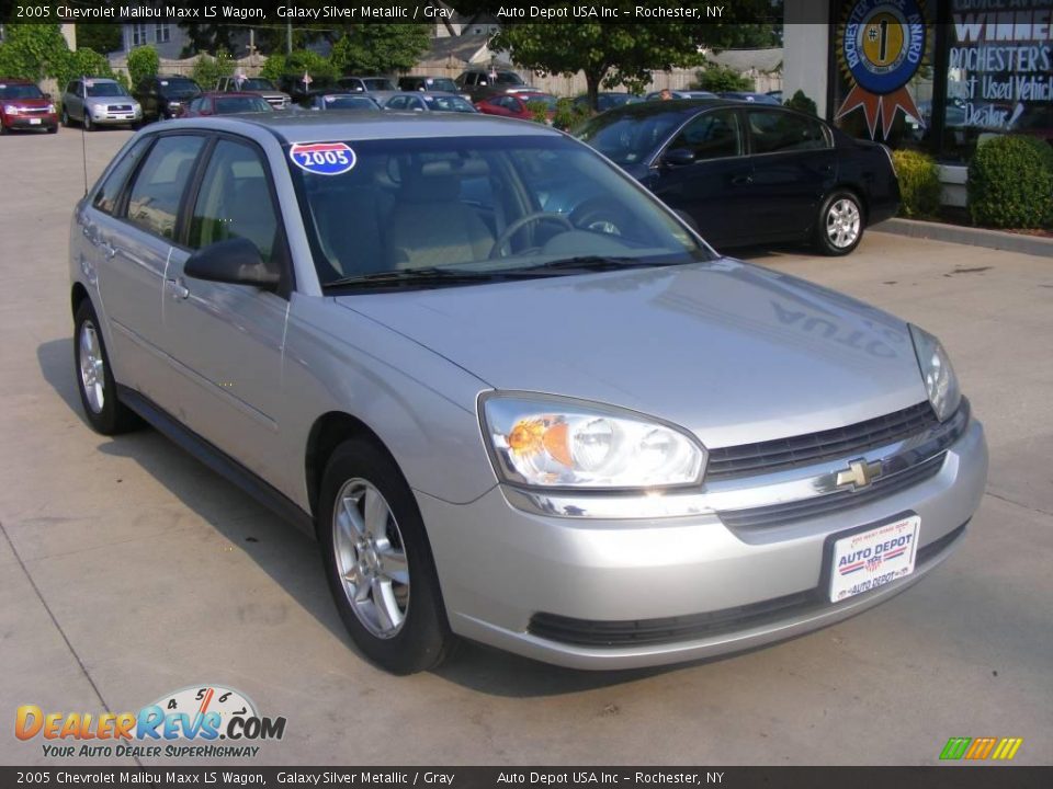 2005 Chevrolet Malibu Maxx LS Wagon Galaxy Silver Metallic / Gray Photo #2