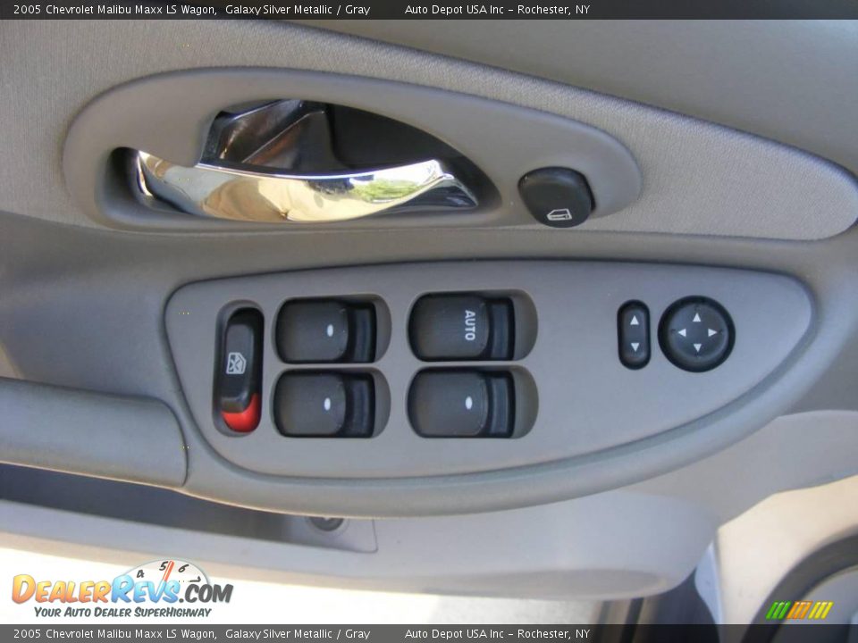 2005 Chevrolet Malibu Maxx LS Wagon Galaxy Silver Metallic / Gray Photo #8