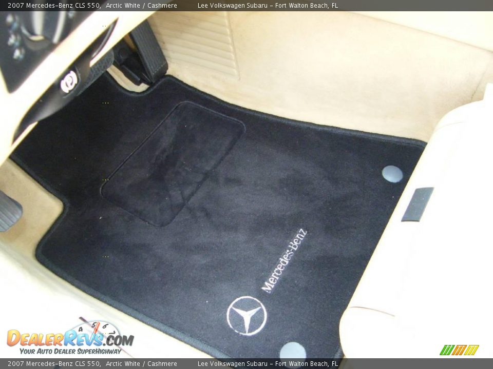 2007 Mercedes-Benz CLS 550 Arctic White / Cashmere Photo #16