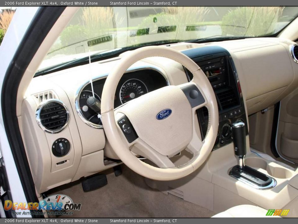 2006 Ford Explorer XLT 4x4 Oxford White / Stone Photo #2