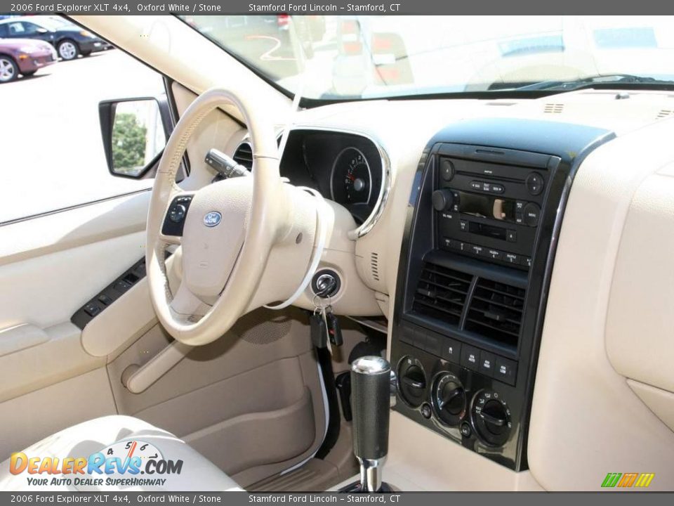 2006 Ford Explorer XLT 4x4 Oxford White / Stone Photo #7