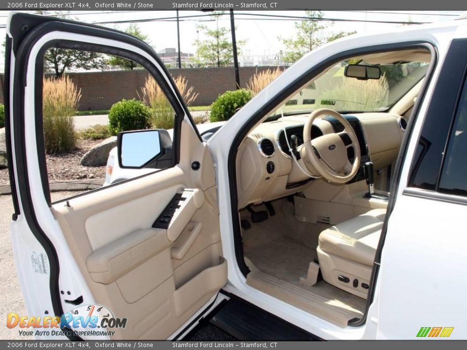 2006 Ford Explorer XLT 4x4 Oxford White / Stone Photo #9
