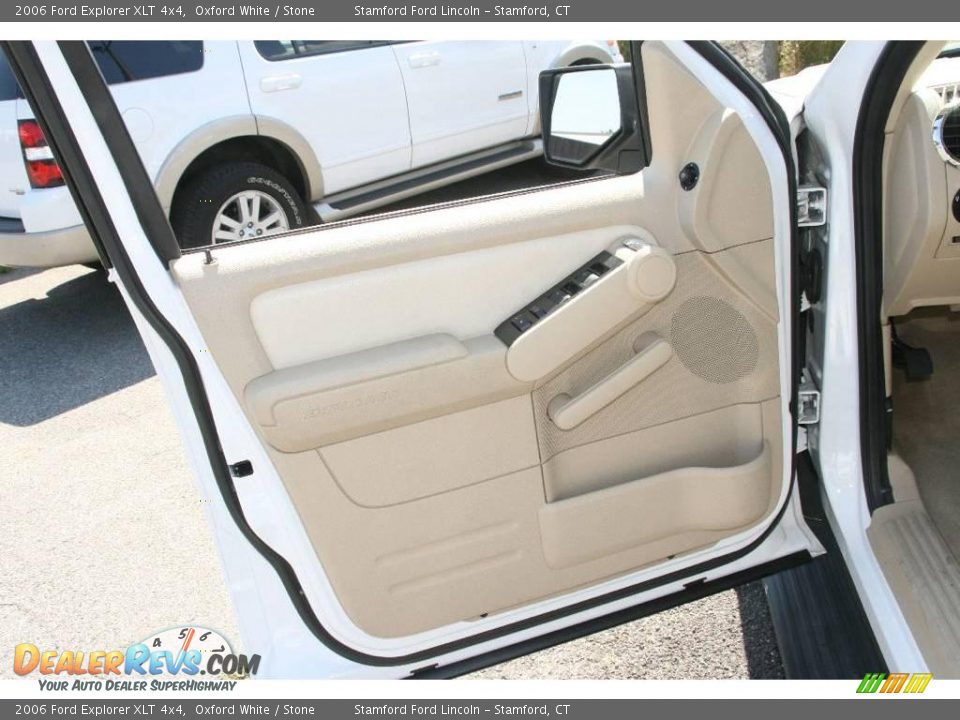 2006 Ford Explorer XLT 4x4 Oxford White / Stone Photo #12