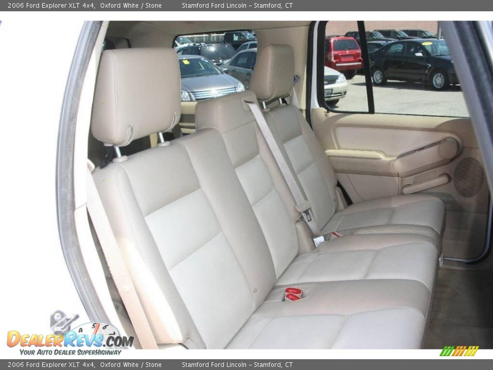 2006 Ford Explorer XLT 4x4 Oxford White / Stone Photo #14