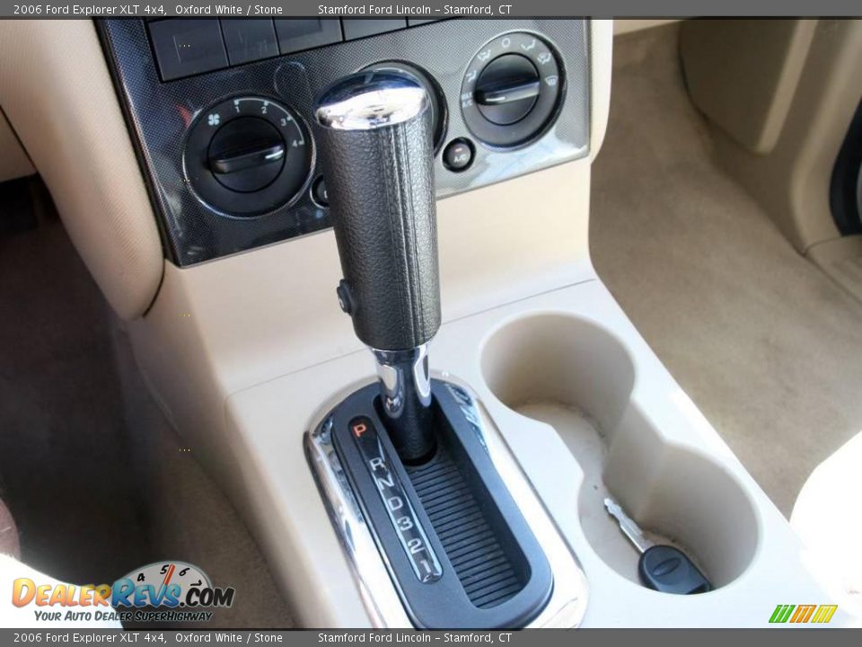2006 Ford Explorer XLT 4x4 Oxford White / Stone Photo #17