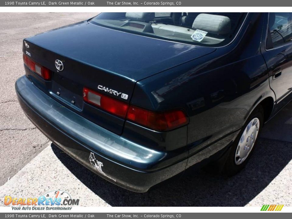 1998 Toyota Camry LE Dark Green Metallic / Oak Photo #17