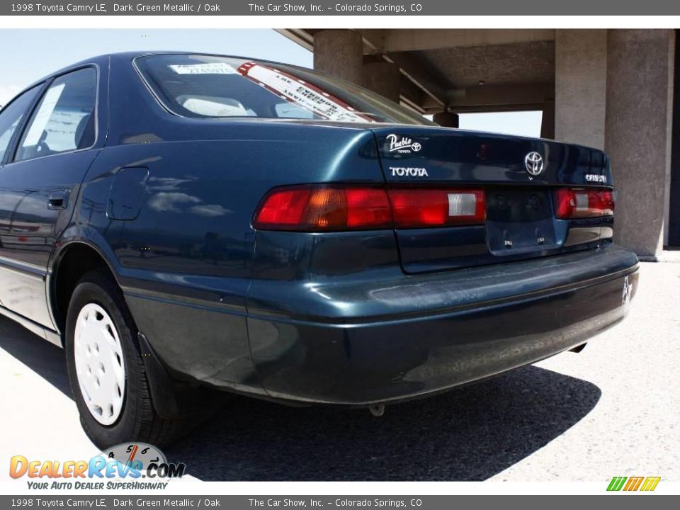 1998 Toyota Camry LE Dark Green Metallic / Oak Photo #18