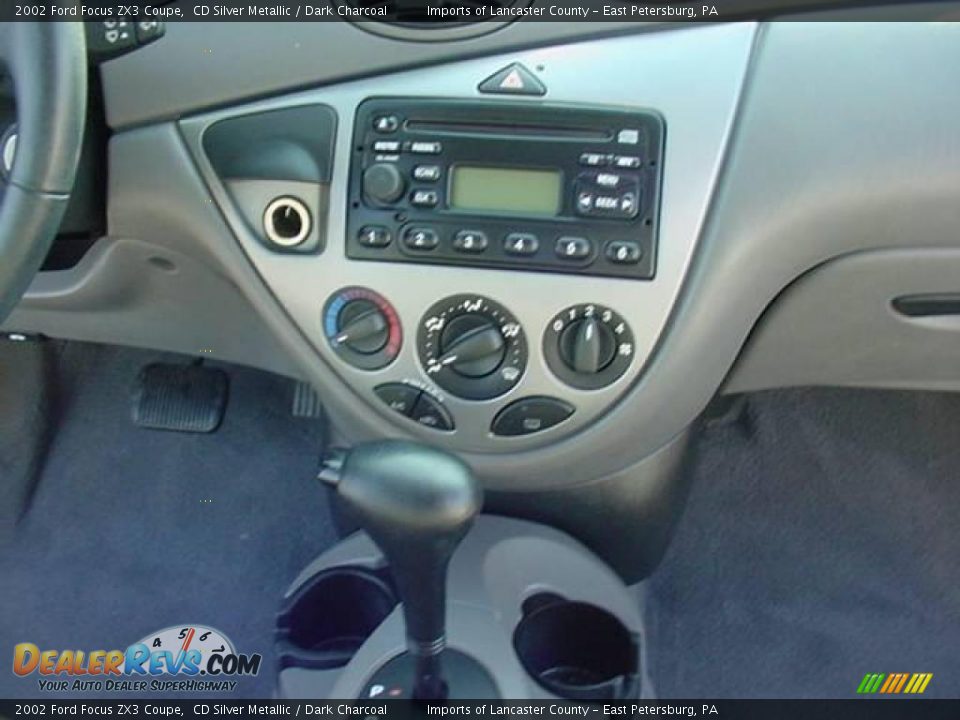 2002 Ford Focus ZX3 Coupe CD Silver Metallic / Dark Charcoal Photo #10