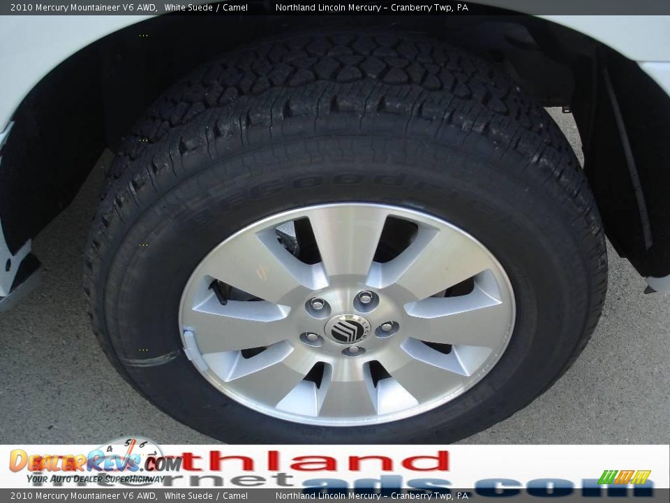 2010 Mercury Mountaineer V6 AWD White Suede / Camel Photo #16