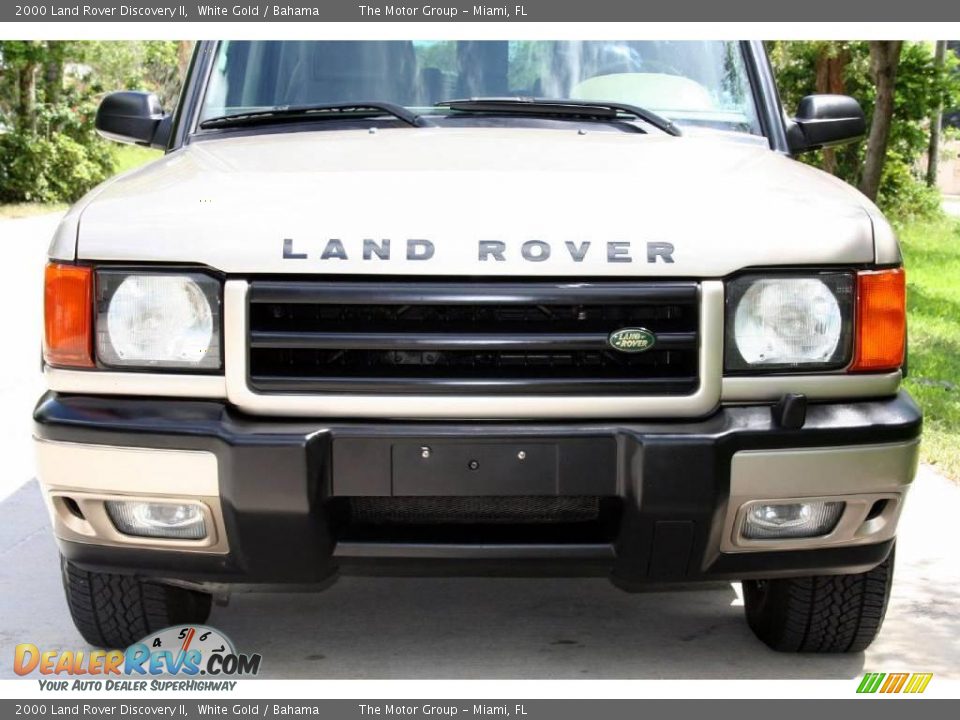 2000 Land Rover Discovery II White Gold / Bahama Photo #13