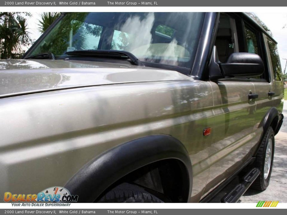 2000 Land Rover Discovery II White Gold / Bahama Photo #16