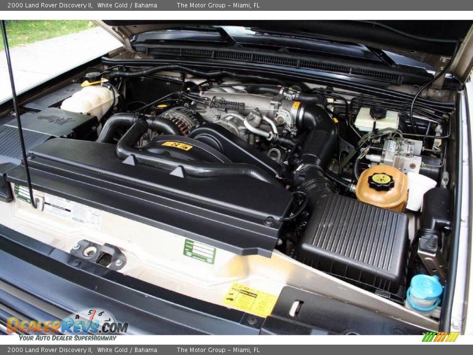 2000 Land Rover Discovery II White Gold / Bahama Photo #23