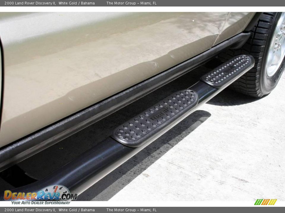 2000 Land Rover Discovery II White Gold / Bahama Photo #26