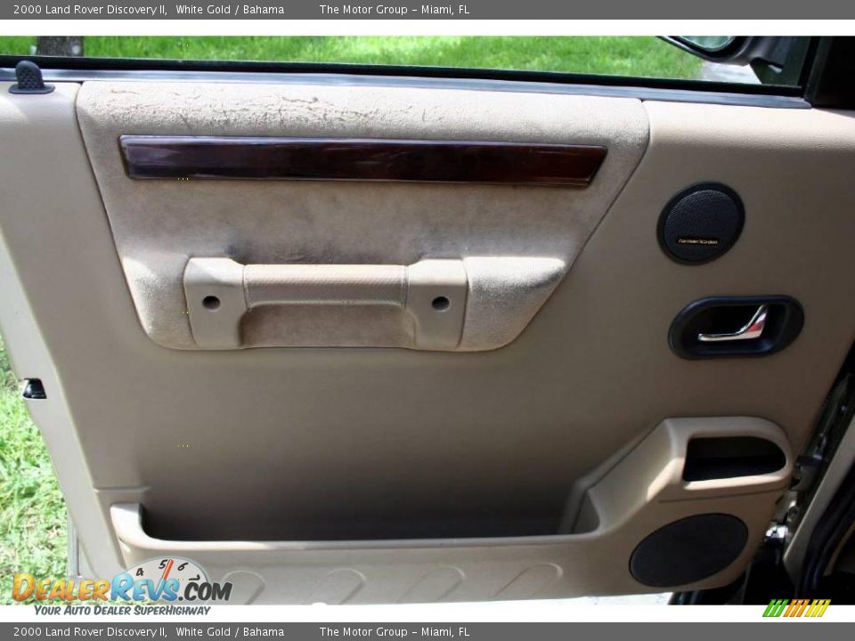 2000 Land Rover Discovery II White Gold / Bahama Photo #29