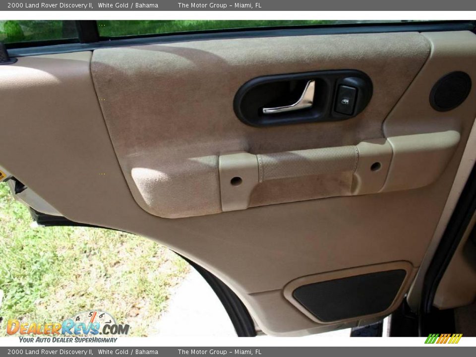2000 Land Rover Discovery II White Gold / Bahama Photo #31