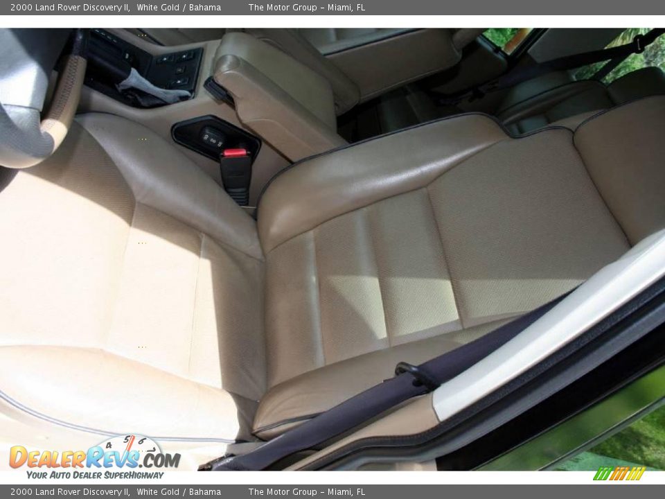2000 Land Rover Discovery II White Gold / Bahama Photo #33