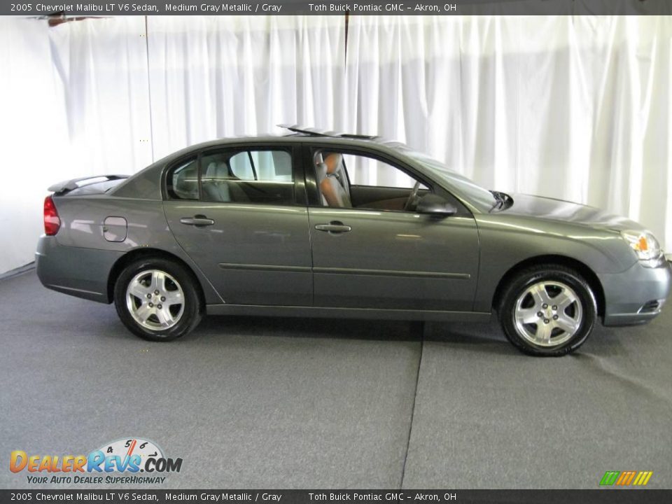 2005 Chevrolet Malibu LT V6 Sedan Medium Gray Metallic / Gray Photo #2
