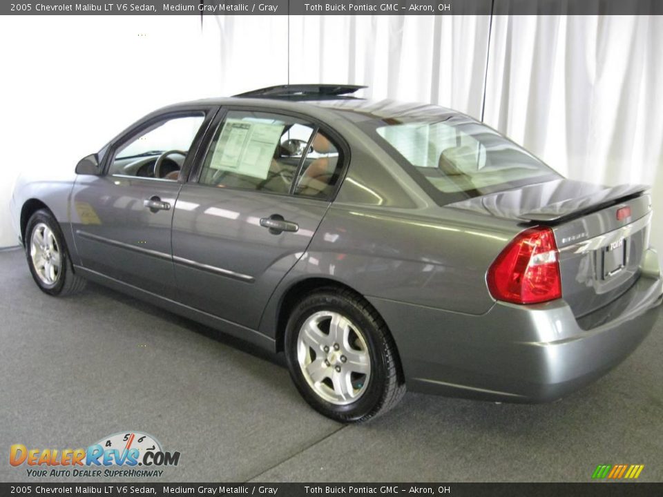 2005 Chevrolet Malibu LT V6 Sedan Medium Gray Metallic / Gray Photo #4